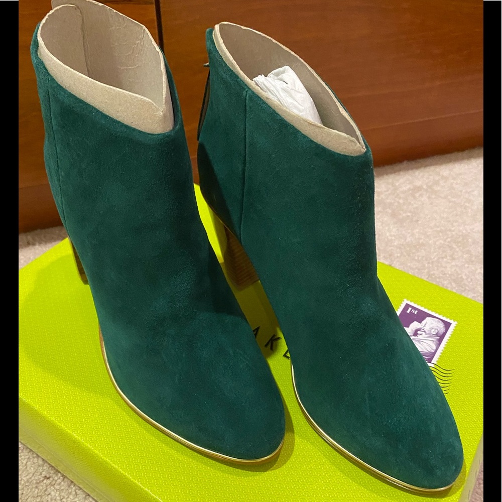 Ted Baker London Emerald Green Suede Ankle Boots Size 7 NIB